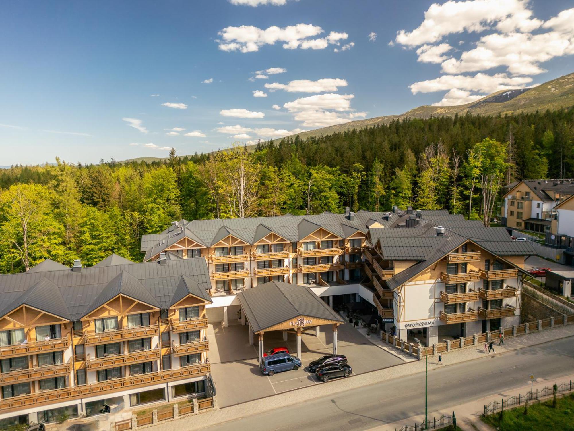 Platinum Mountain Hotel&Spa Шклярска-Поремба Экстерьер фото View of the village