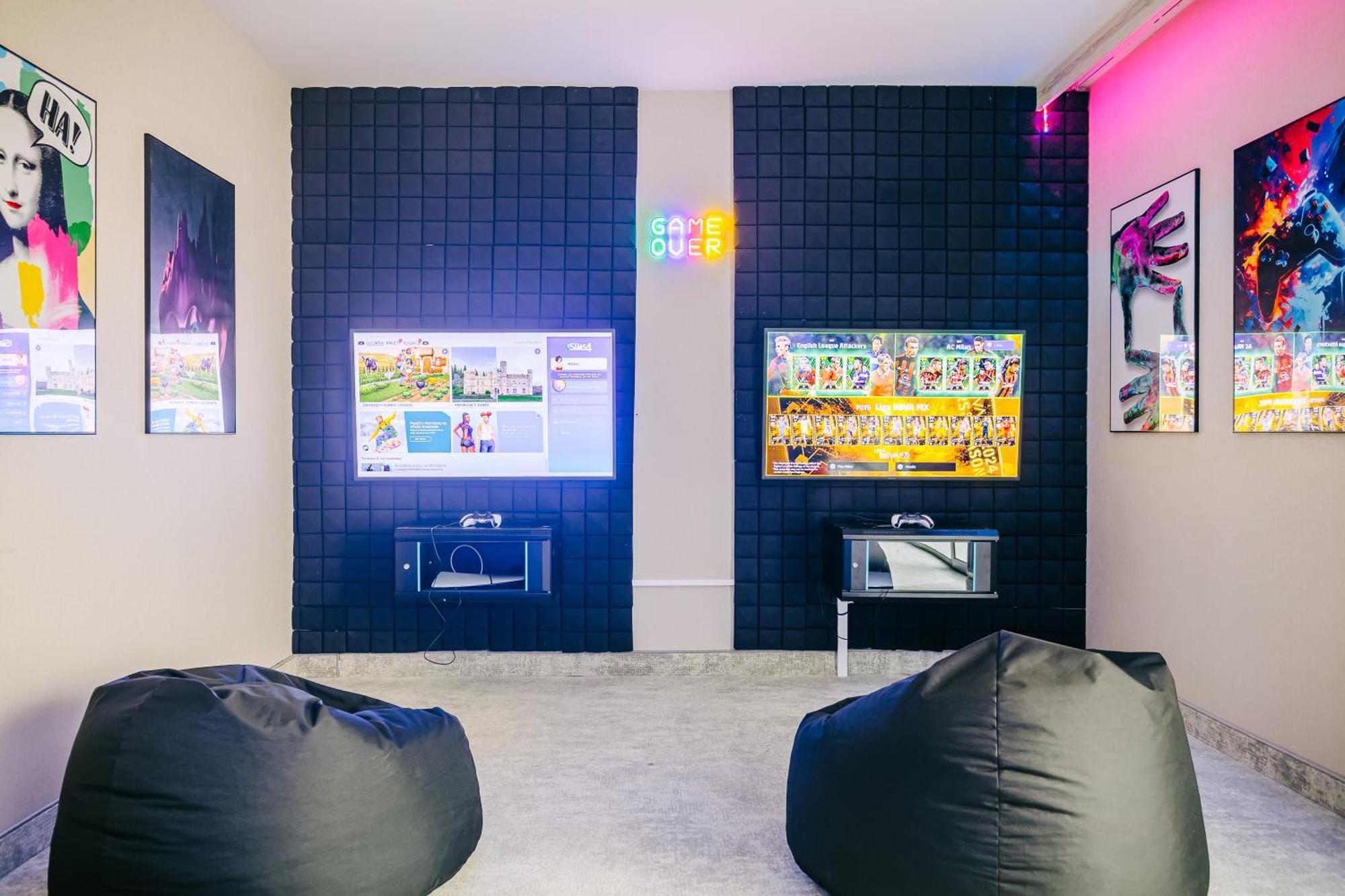Platinum Mountain Hotel&Spa Шклярска-Поремба Экстерьер фото The gaming room at the YouTube Space LA
